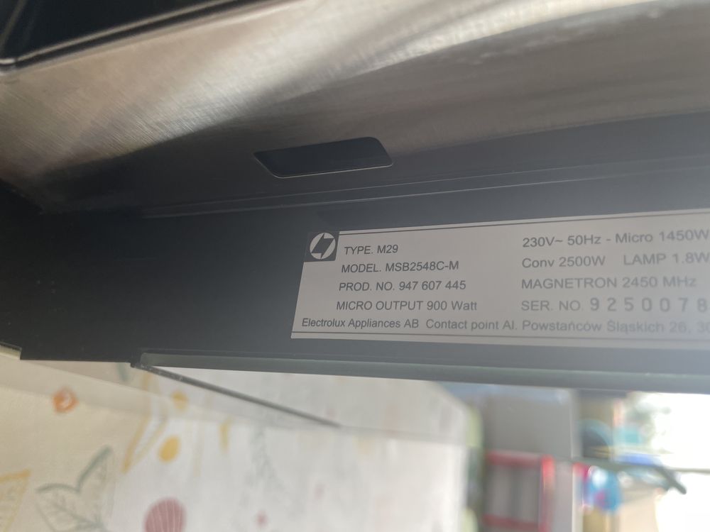 Microondas de encastre Eletrolux AEG MSB2548C-M