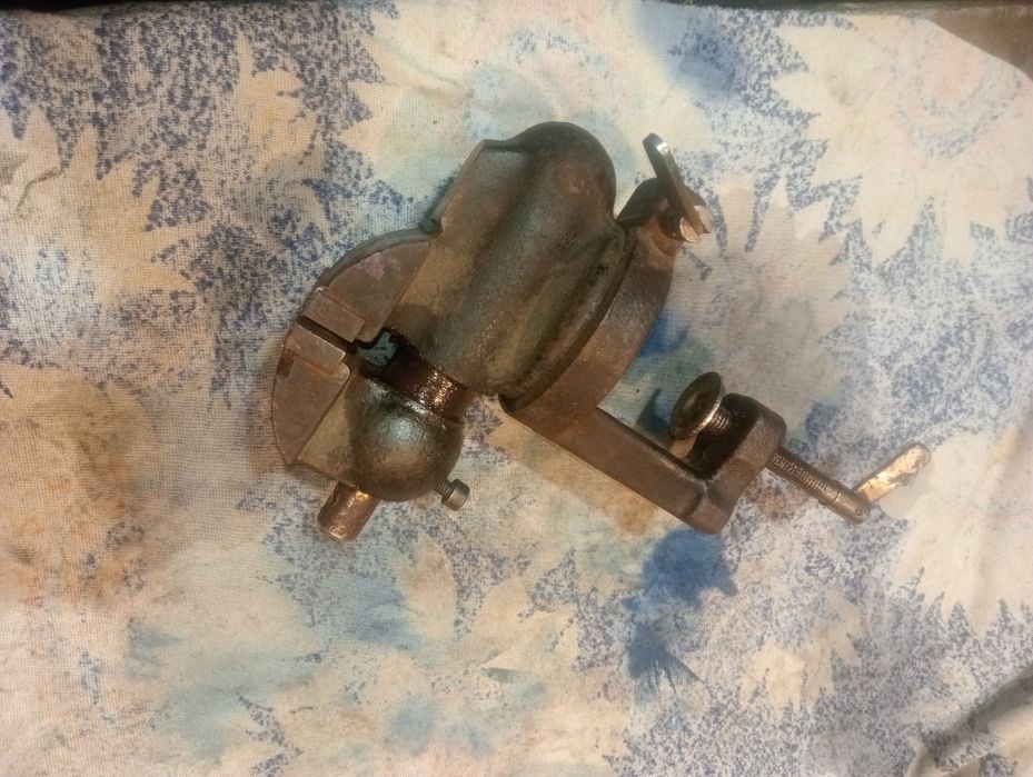 Stare małe imadło prl