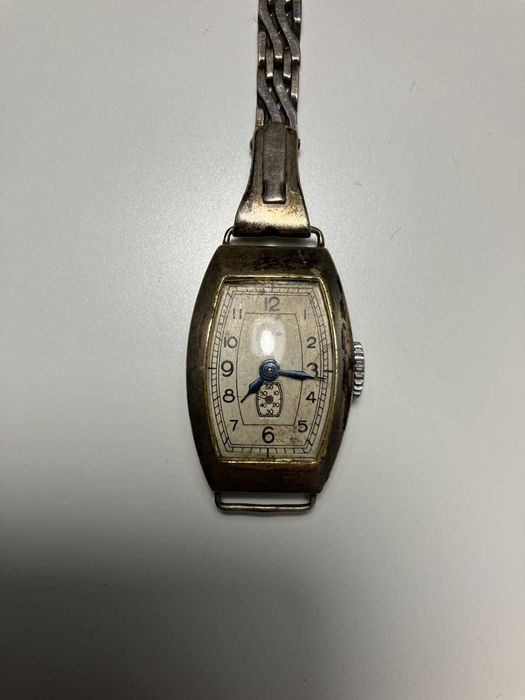 Часы наручные женские "ЗИФ", 30-е годы, серебро 875, на ходу.