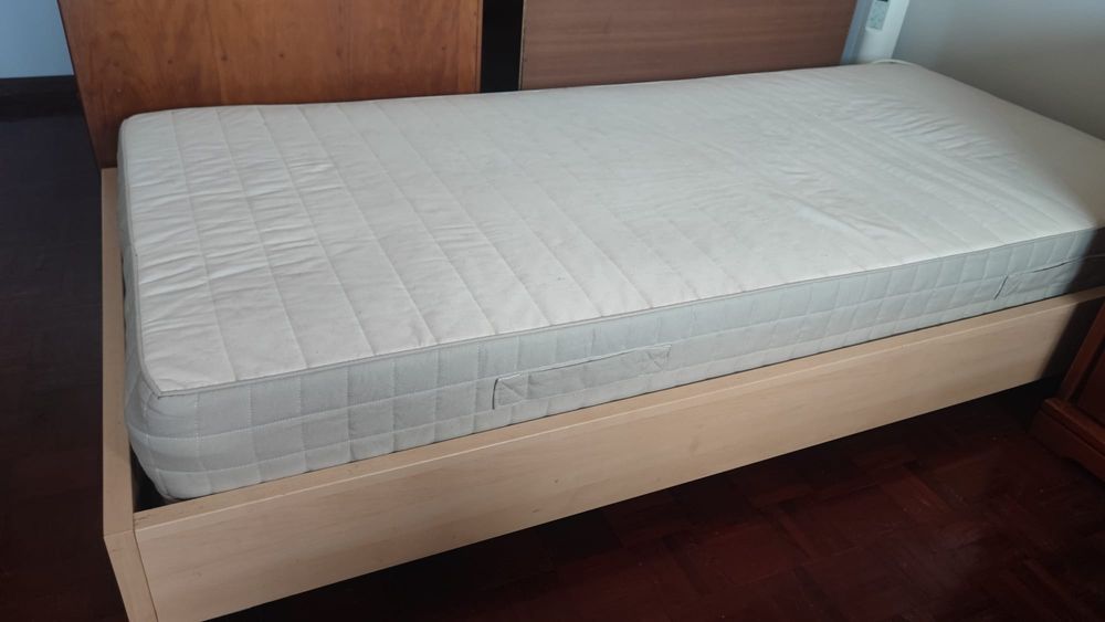 Colchão IKEA em bom estado 90x200