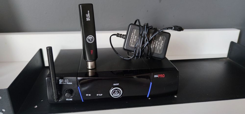 AKG SR40 Pro +półka Rack Case mikrofon bezprzewodowy