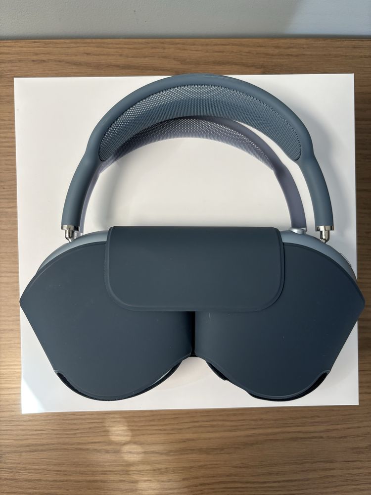 AirPods Max USB-C w kolorze niebieskim niemal nowe