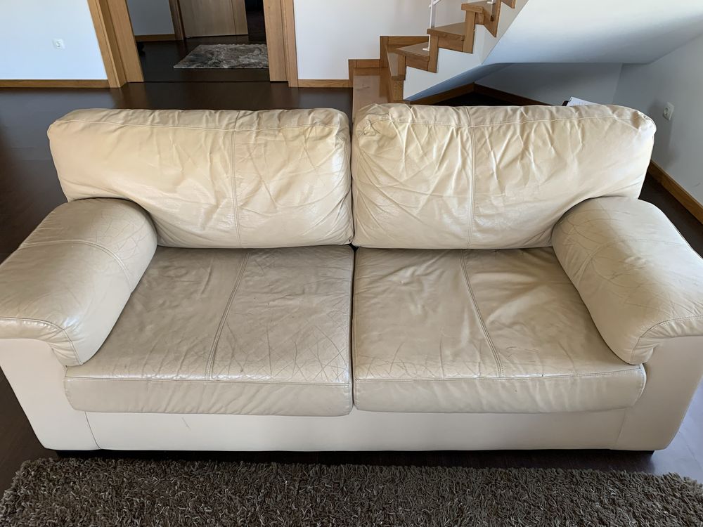 Sofas em pele bege 3+2 lugares