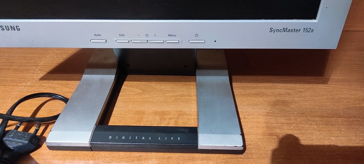 Монитор samsung syncmaster 152b