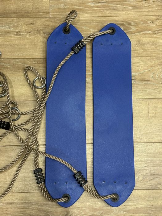 Dwie elastyczne huśtawki