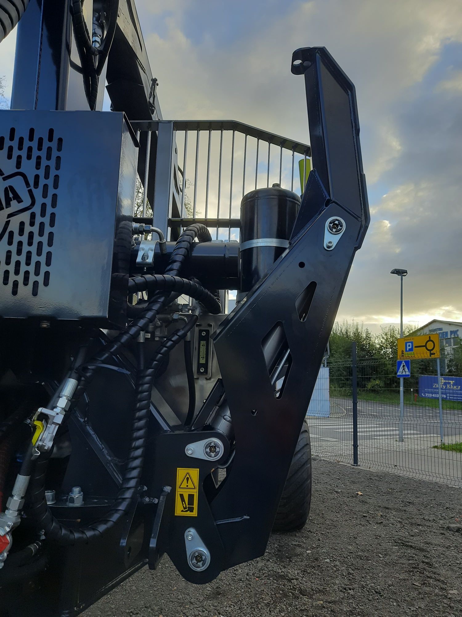 119 500 netto PRZYCZEPA ZRYWKOWA LEŚNA PALMS 10D 5.75 Zestaw zrywkowy