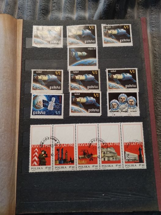 Klaser 210 znaczków pocztowych, PRL, stan bardzo dobry