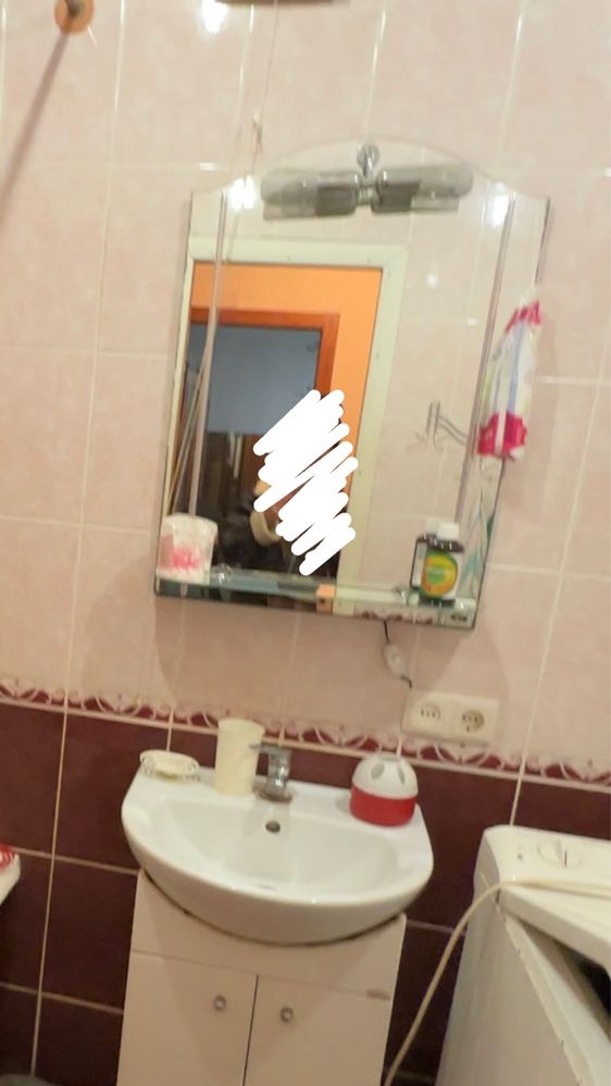 Продам тумбочку з умивальником + подарок дзеркало