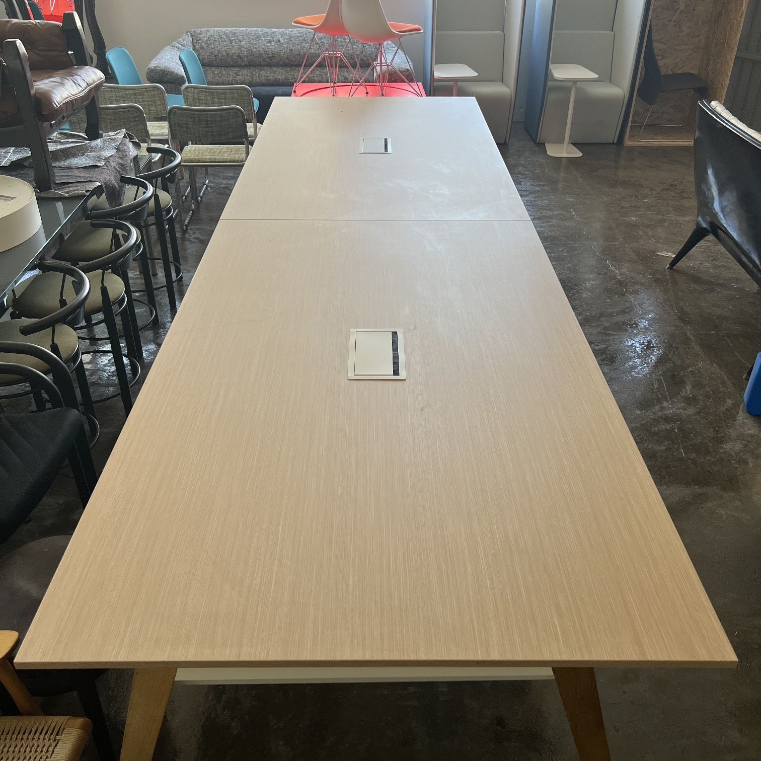 Mesa reuniões modelo Trim madeira da Sotubo