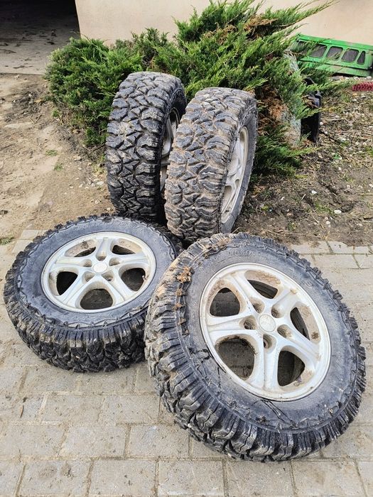 Komplet kół 215/65/16