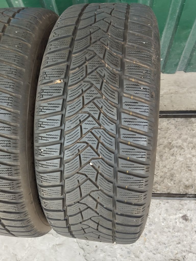 Пара зимових шин Dunlop 225/55/16