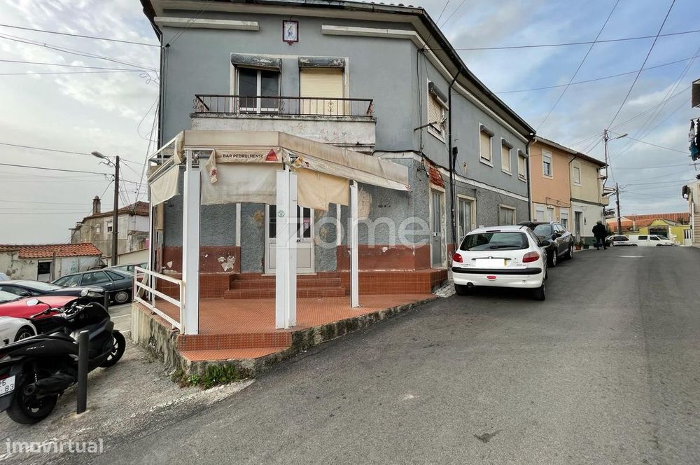 Moradia Com Habitação e Comércio na Pedrulha
