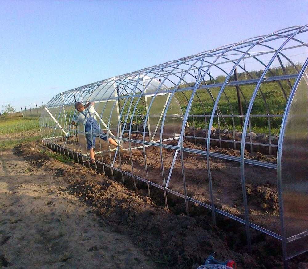 Теплиця під полікарбонат від заводу.