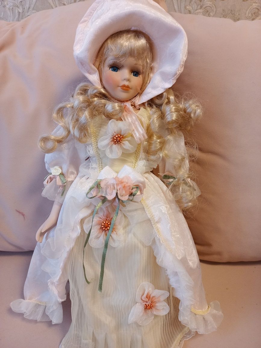 Кукла фарфоровая ,Лялька порцелянова