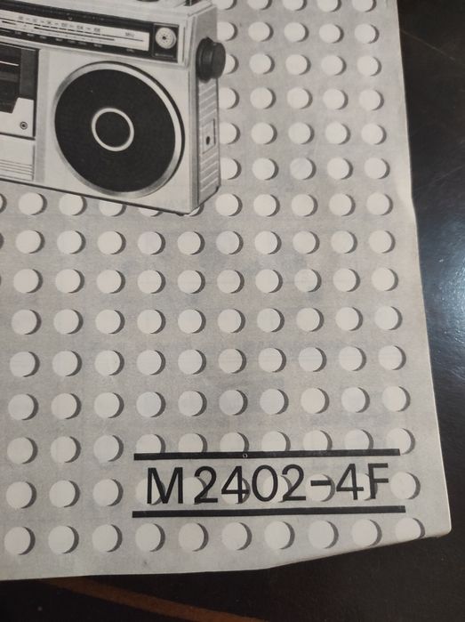 Radio antigo da Sanyo e Radio Stereo 1000