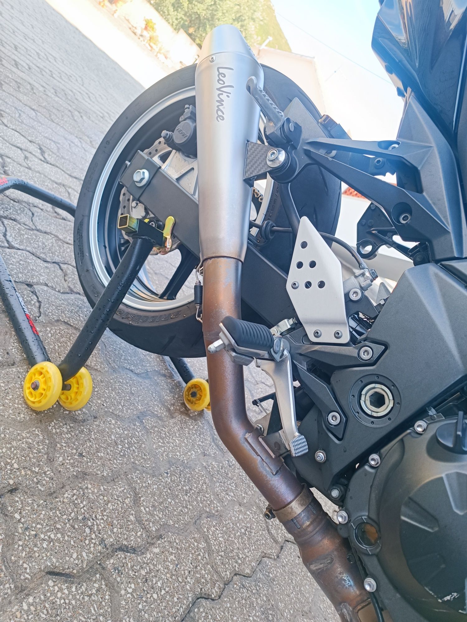 Kawasaki z750 ano 2010 +- 130cv com muitos extras