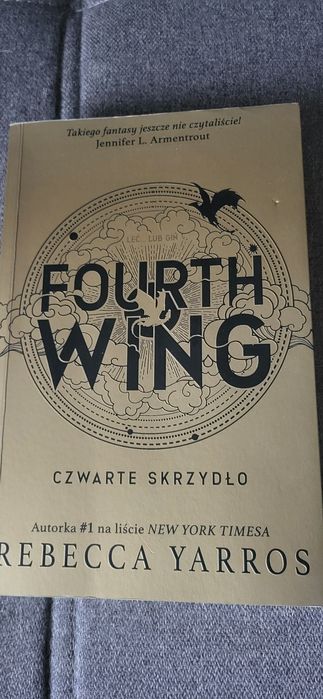 Fourth wing Czwarte skrzydło Rebbeca Yarros