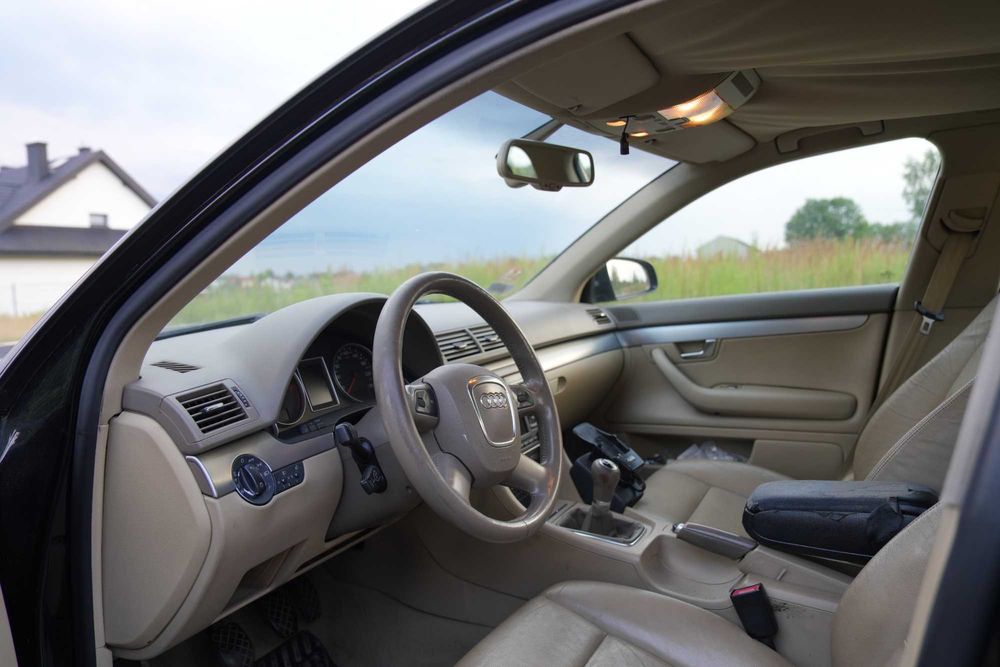 Audi A4 B7 uszkodzony