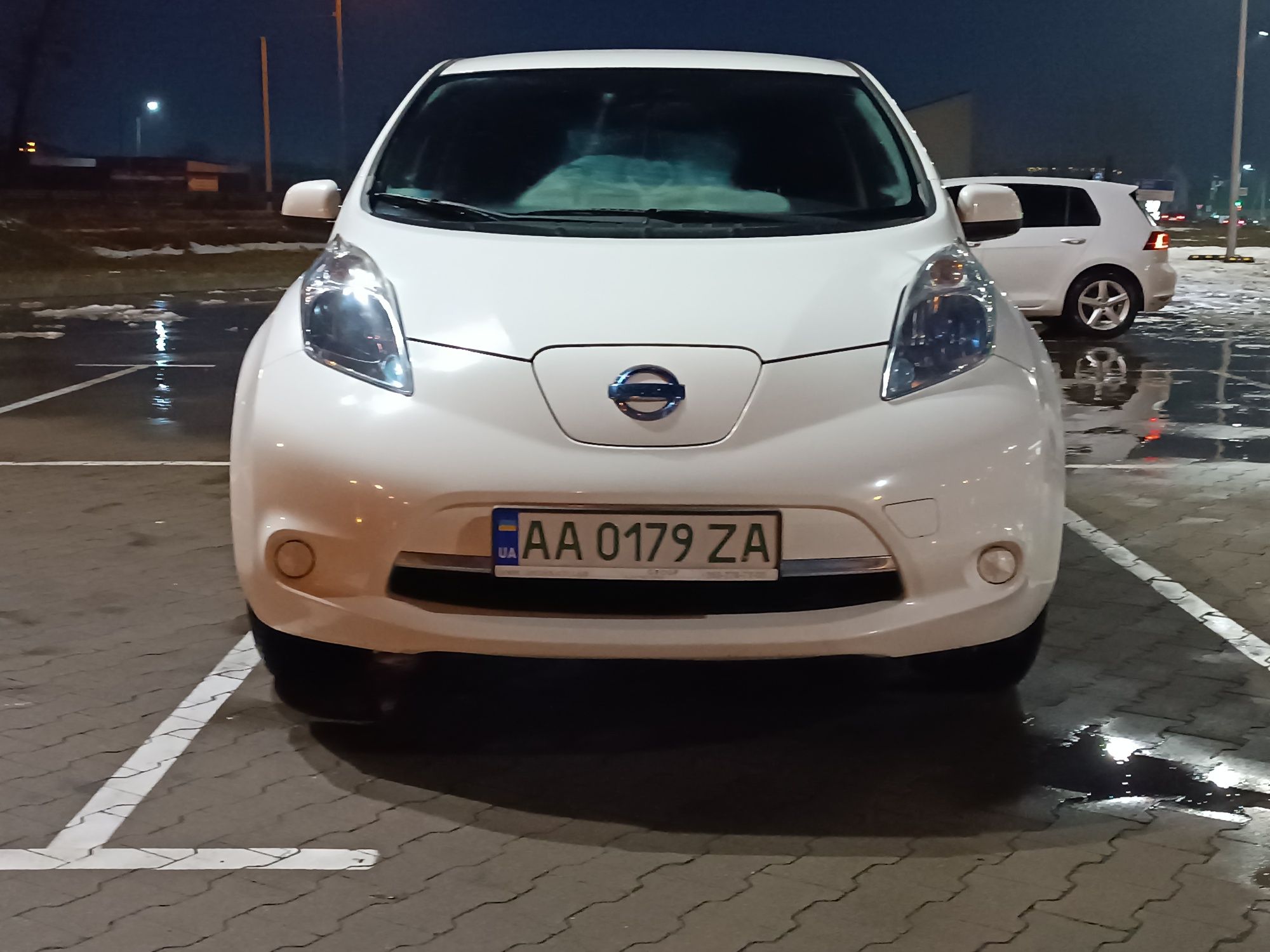 Срочно! Nissan leaf 24 Ниссан лиф  10из12 делений