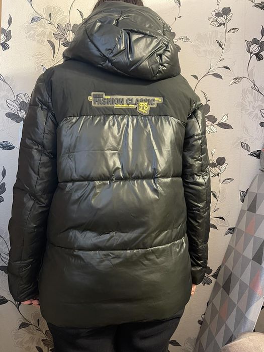 Продам пуховик в гарному стані