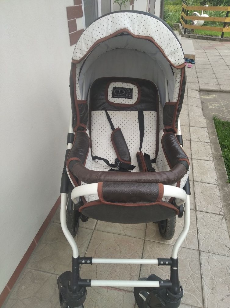 Продам коляску 3 в 1