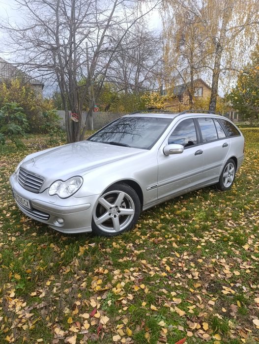 Мерседес с220d на автоматі.