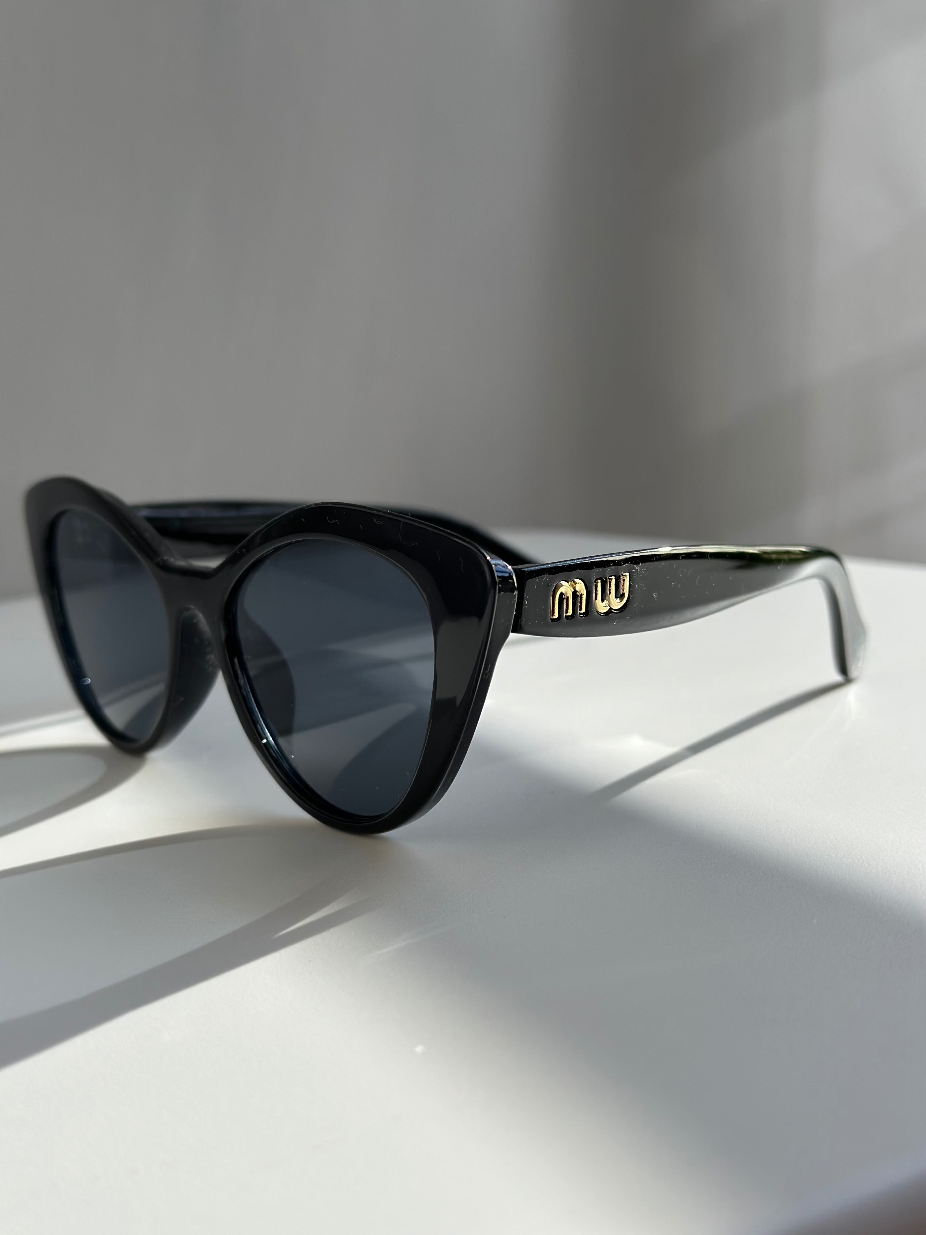Okulary przeciwsłoneczne Miu Miu + etui