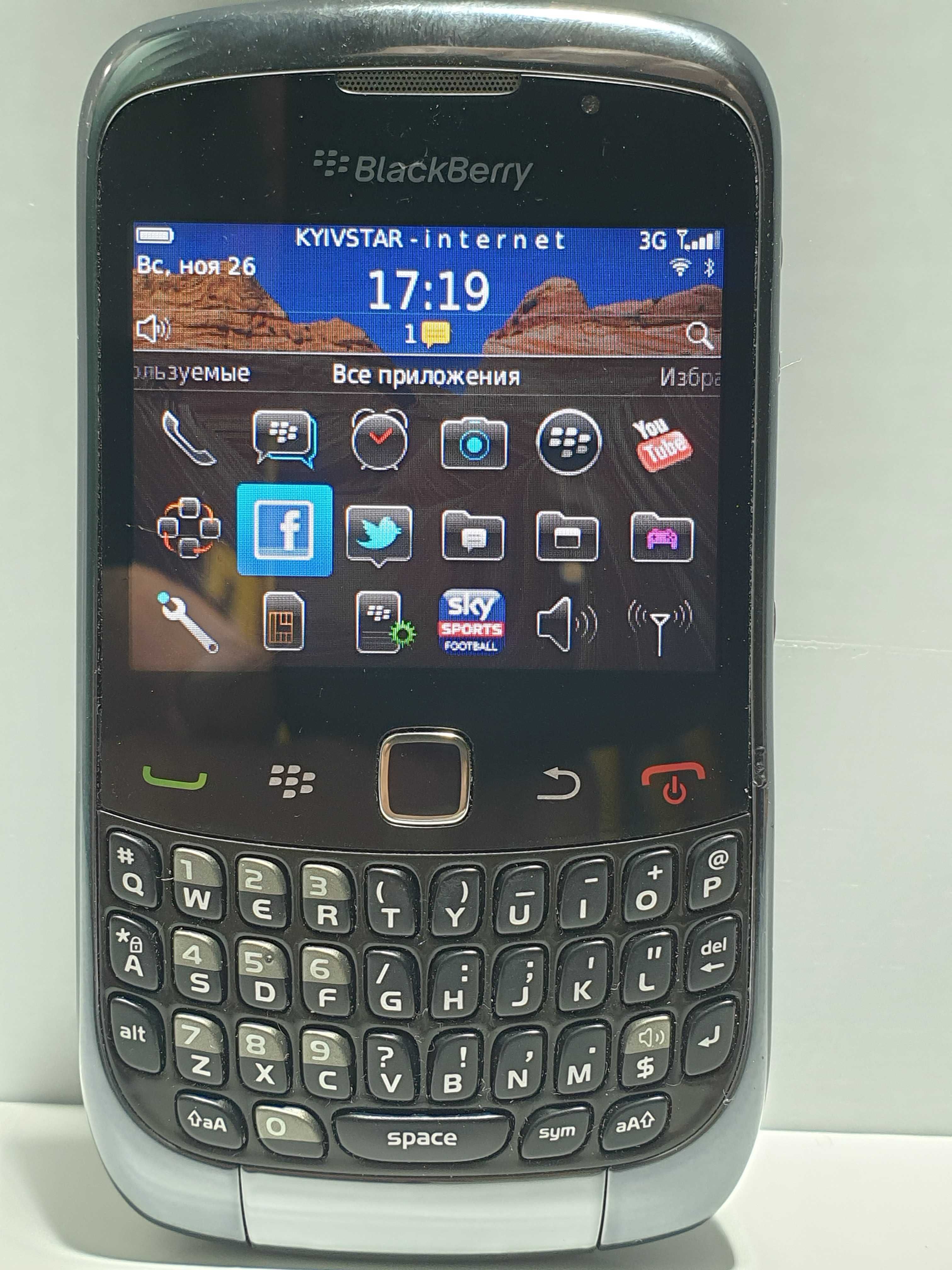 телефон BlackBerry 9300 + навушники зарядне
