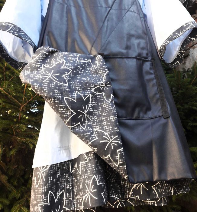 Сукня і фартух! Костюм для роботи в сфері обслуговування!