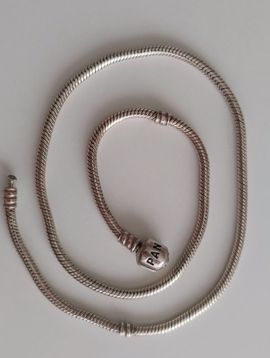 Oryginalny naszyjnik Pandora Vintage ze srebra z wisiorkiem 925 próba