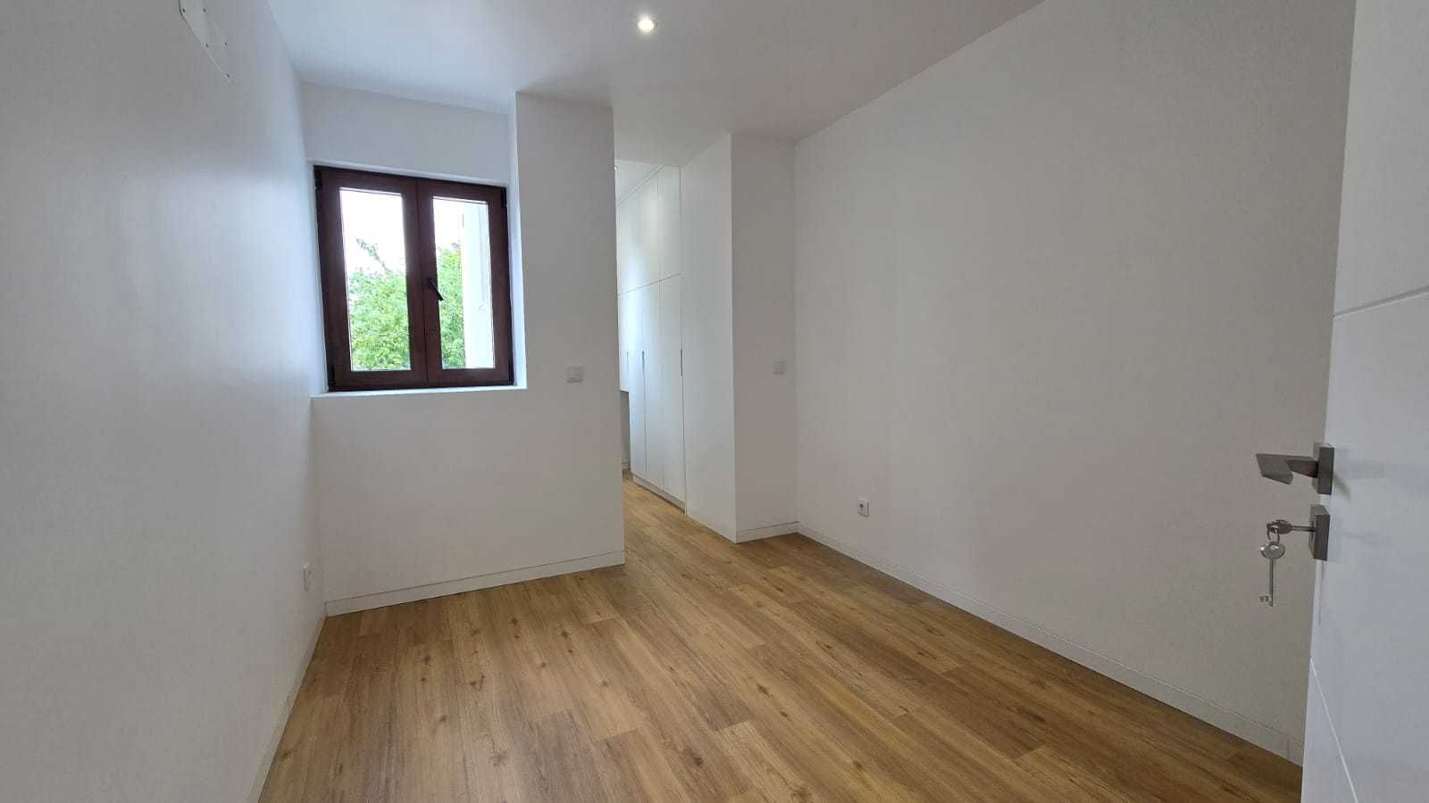 Vende-se Andar moradia NOVOS  T2 Campanhã