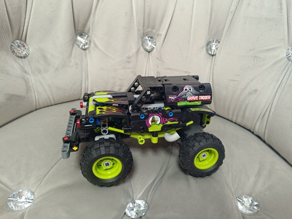 Klocki samochody 2 różne