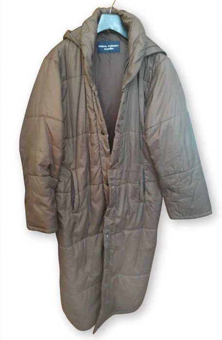 Płaszcz damski pikowany z kapturem