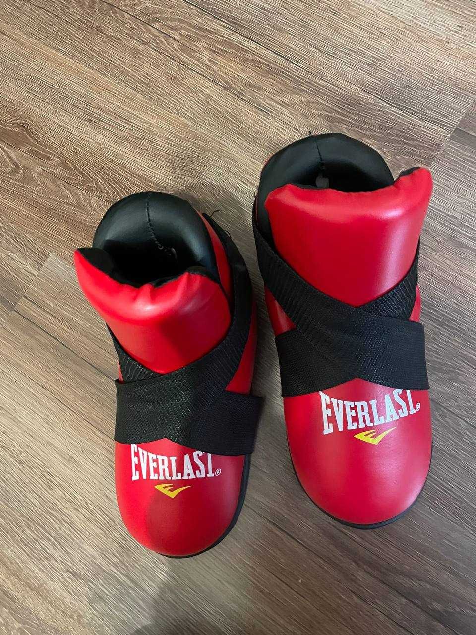 Фути для єдиноборств EVERLAST червоні (Теквандо ITF, кікбоксінг) і тд.