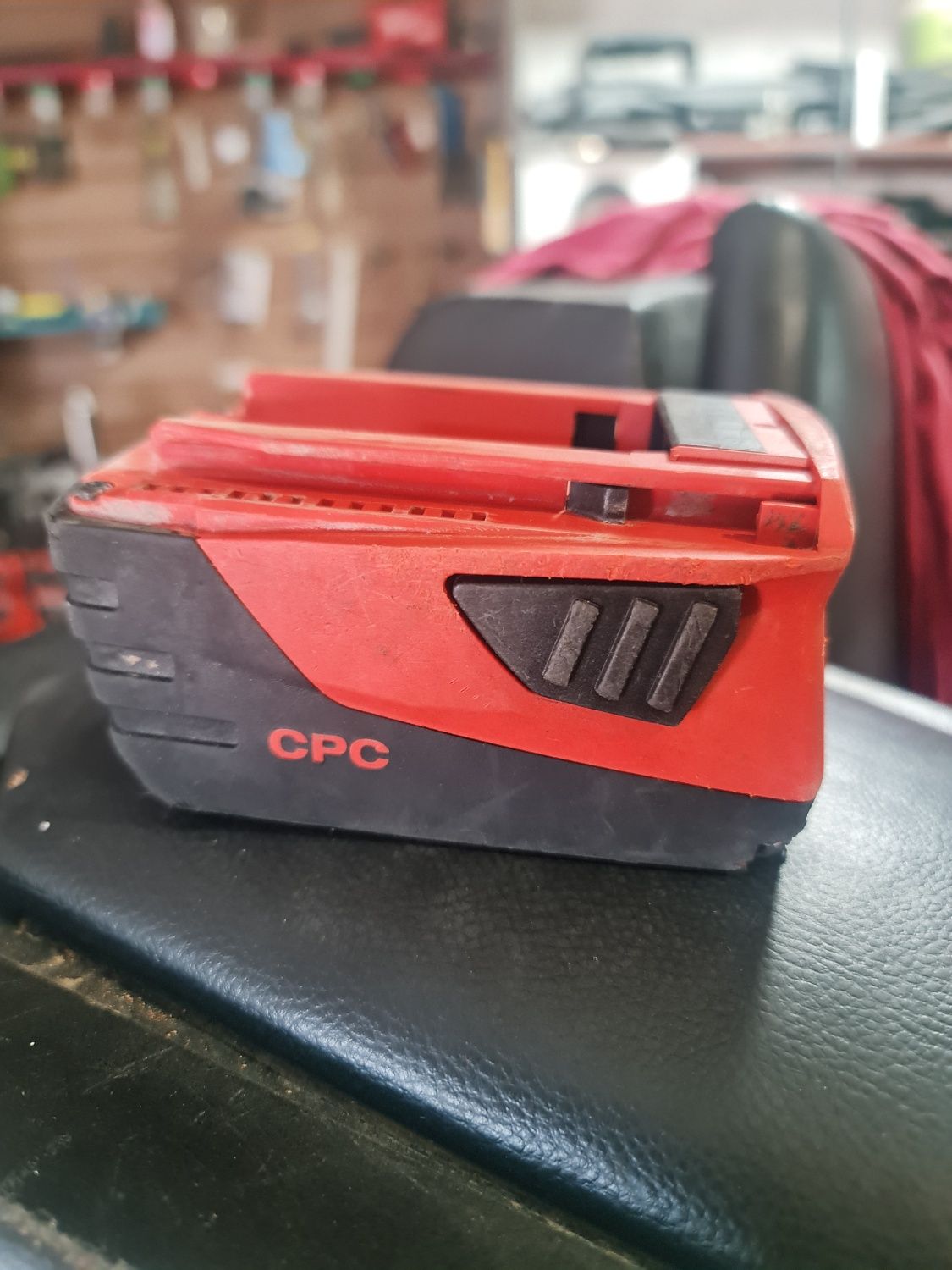 Продам акумулятор hilti 5.2 ah