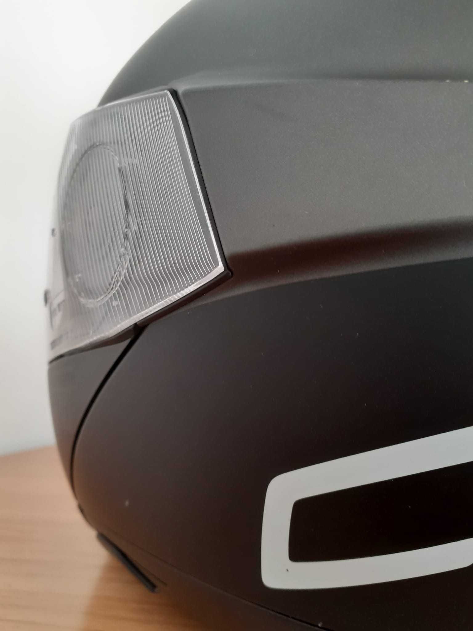 capacete virado Schuberth C4 Pro Swipe.  Tamano L  /  59