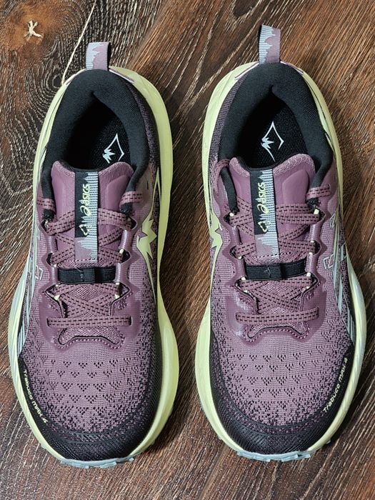 Оригінал 100% жіночі кросівки Asics Trabuco Max 4   EUR 40.5