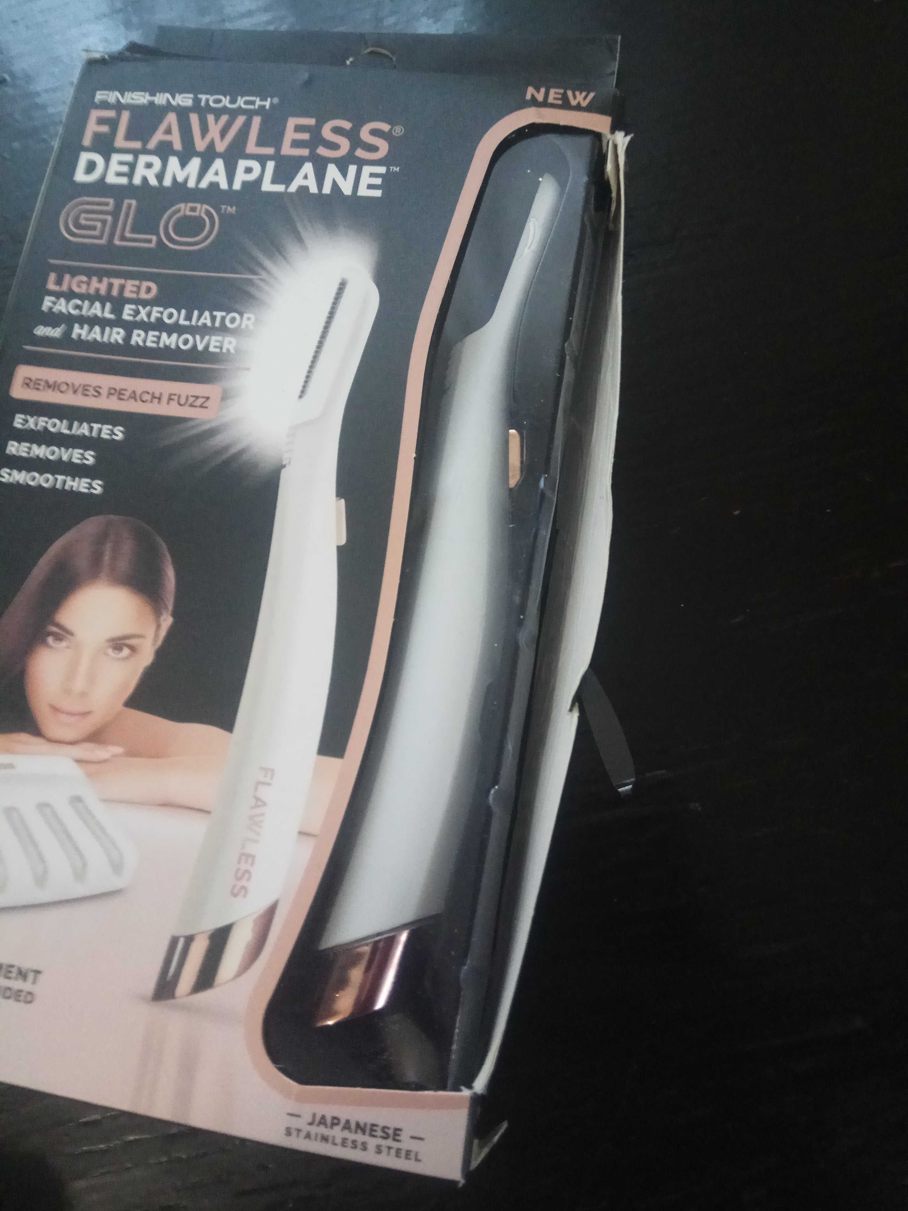 триммер Flawless dermaplane GLO