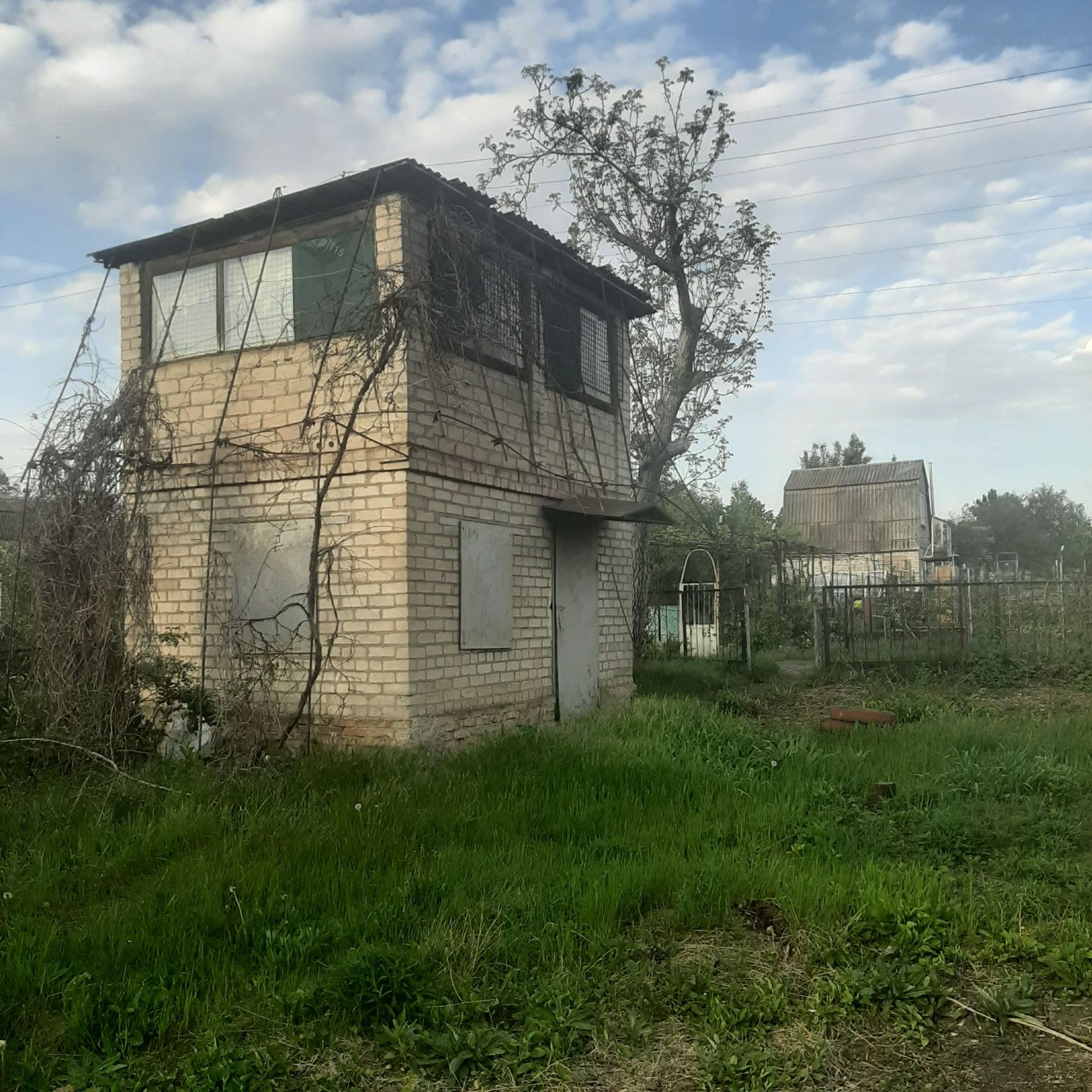 Продам дачу з будиночком