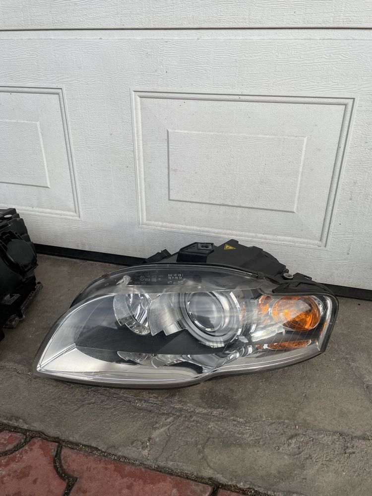Lampa reflektor prawy /  lewy Audi A4 B7 xenon 05/08