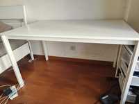 Mesa de IKEA usado