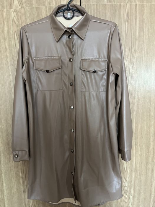 Платье из кожзаменителя