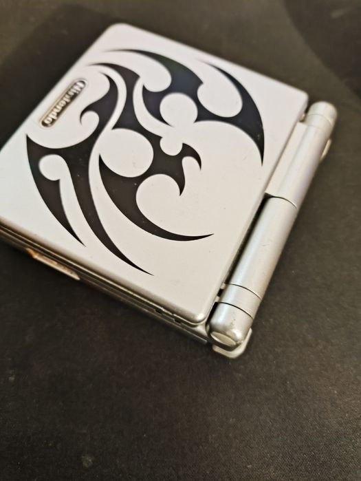 Gameboy tribal edition