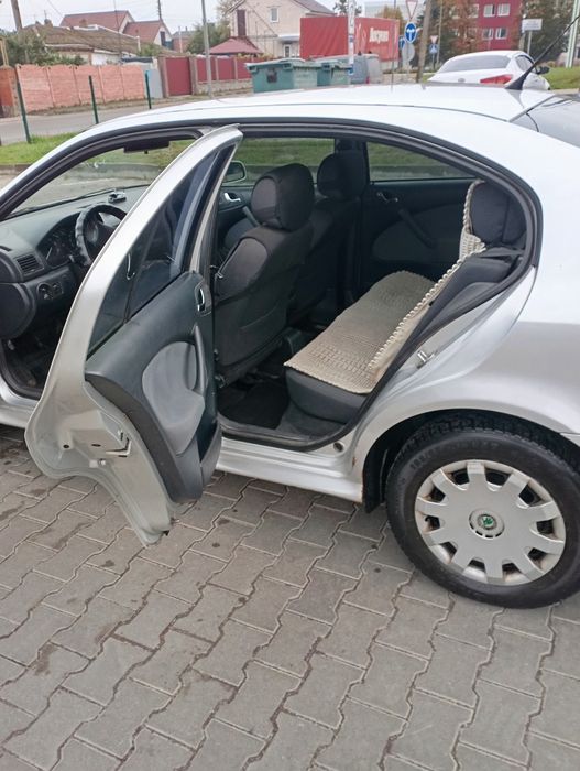 Шкода Октавія тур 1.6 газ/бенз