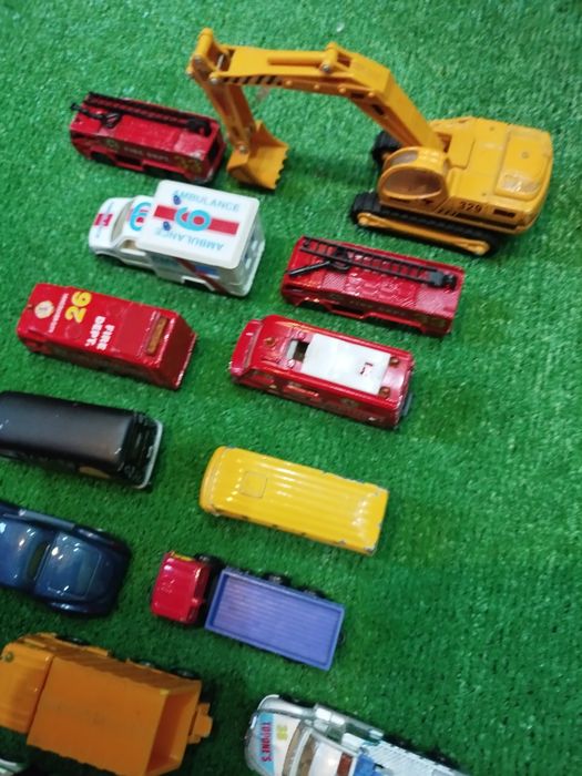 Продам маленькі модельки машинок