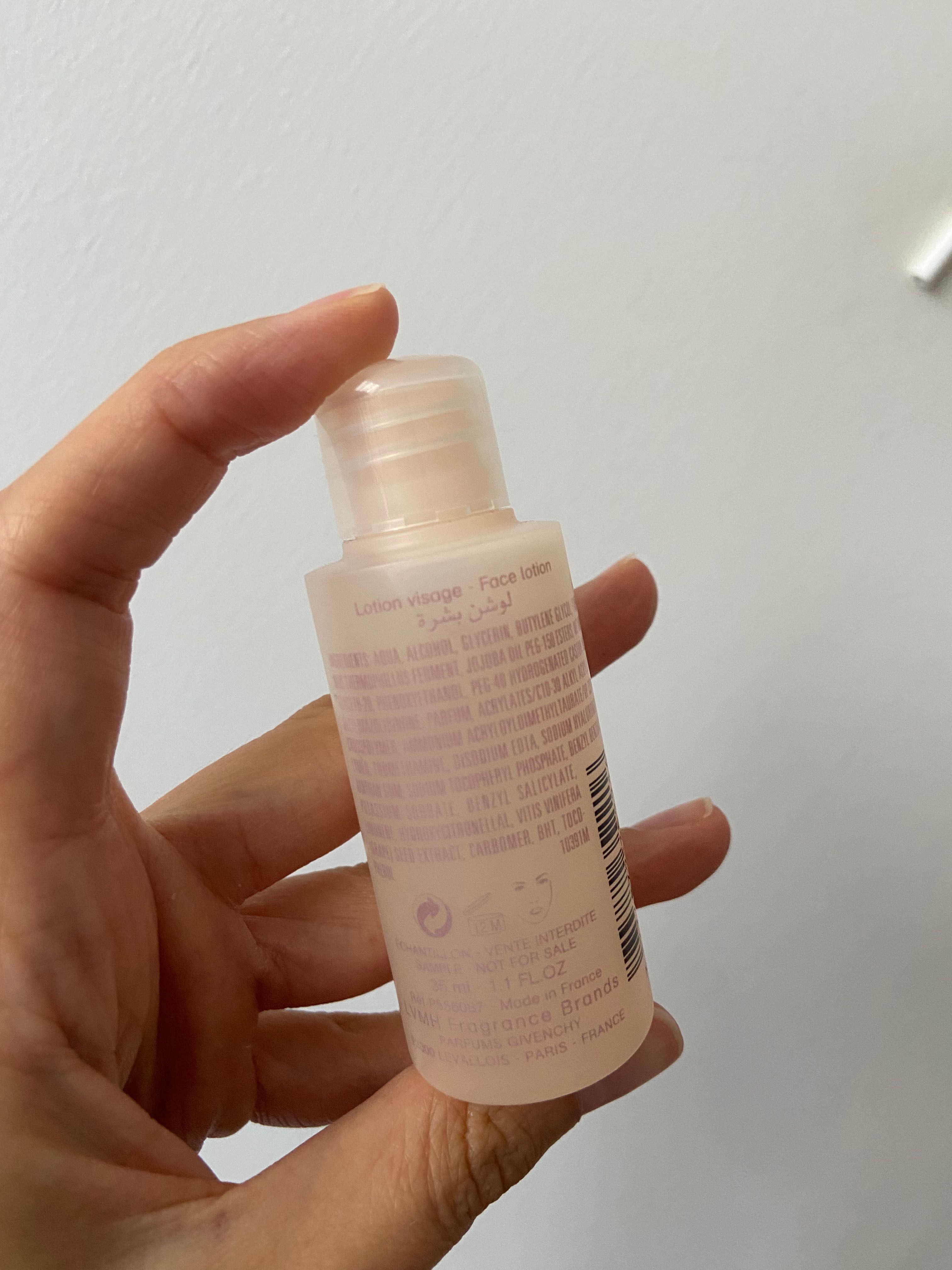 Odmładzający lotion do twarzy Givenchy L’Intemporel Youth Lotion