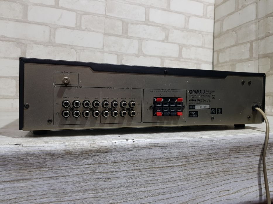 Стерео підсилювач YAMAHA A-500,*2x100 Вт, б/у з Німеччини