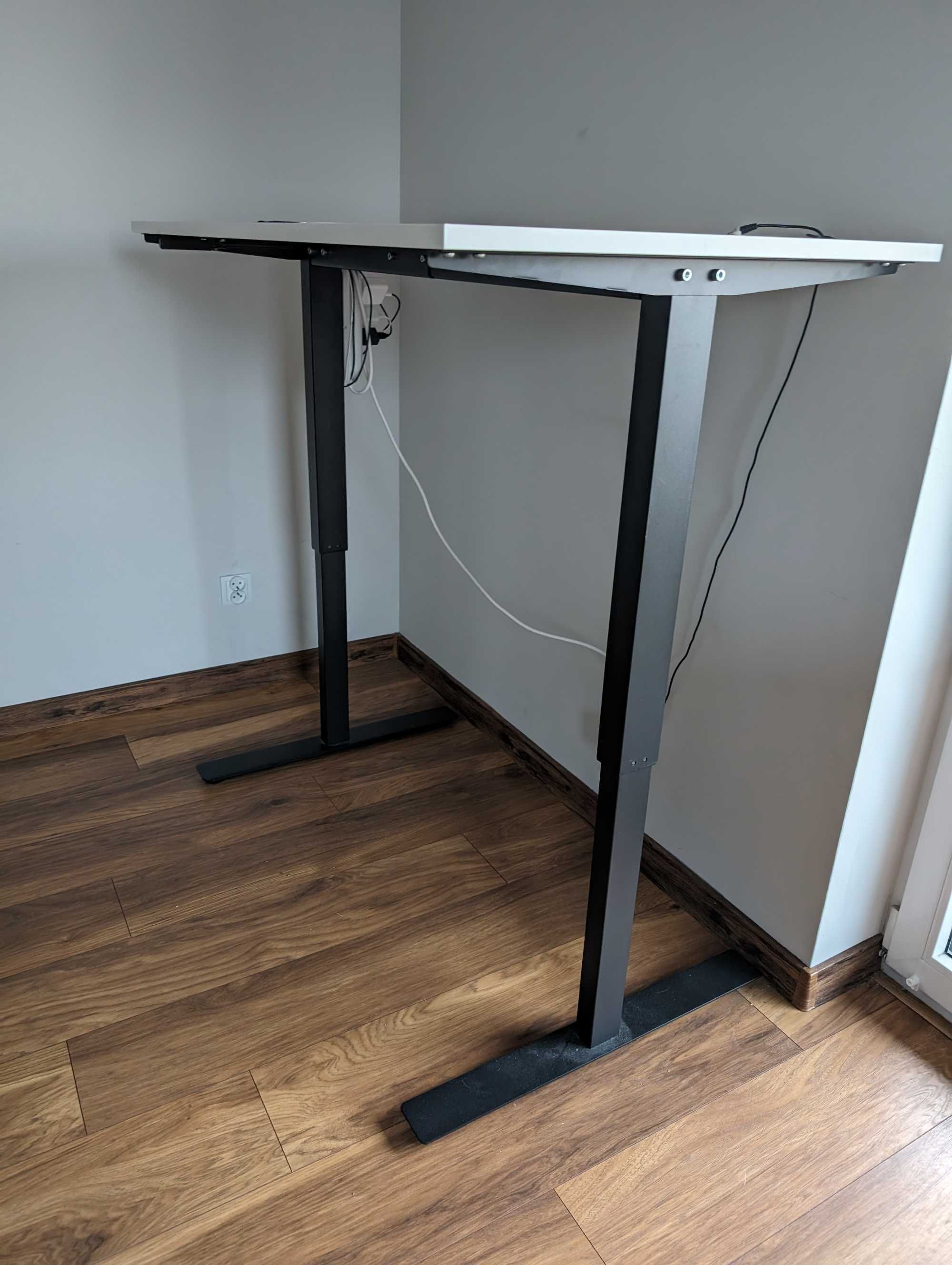 Biurko IKEA TROTTEN 120x70cm - z regulacją wysokości