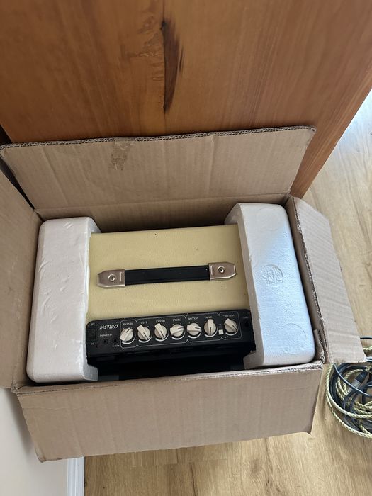 Комбопідсилювач для електрогітари