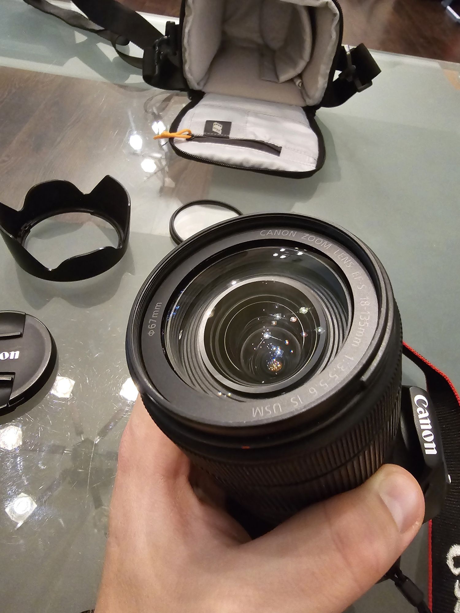 Canon 250d + Canon efs 18-135mm nano usm Statyw velbon Light Max 1